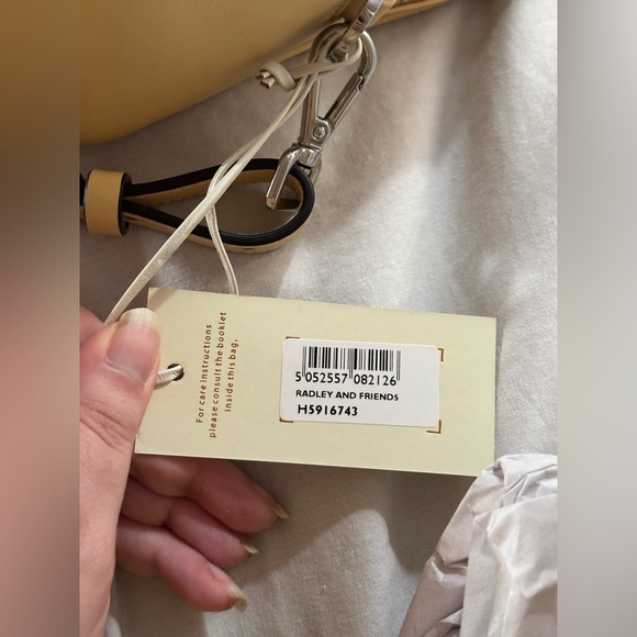 RADLEY LONDON Radley & Friends small yellow zip-top crossbody bag - Picture 2 of 6